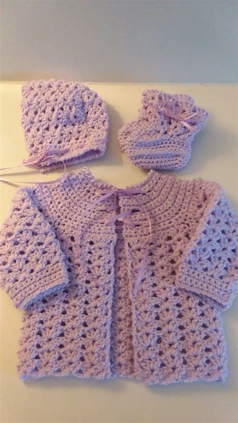 Get the knit and crochet now video tutorial for $3.99 (includes instruction for 2 patterns and other techniques) Leaf and Lace Baby Set Free Knitting Pattern - Crochetfornovices.com (With images) | Crochet ...