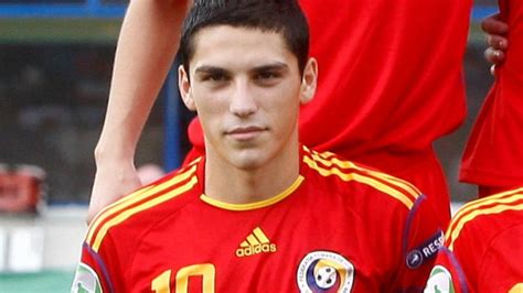 Internationalii romani nicolae stanciu (slavia praga) si ianis hagi (glasgow rangers) sunt fotbalistul echipei slavia praga, nicolae stanciu, a inscris unicul gol al partidei din deplasare cu. Super-transfer la Steaua. A luat un jucător şi i-a pus...