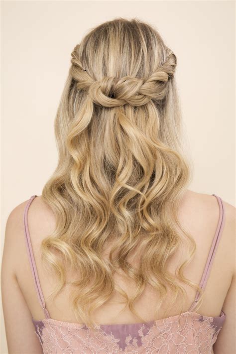 Stunning Half Up Half Down Hair Prom Hairstyles Hairstyles Inspiration