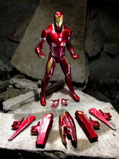 Plus tons more harbro toys sold here. 'Avengers: Infinity War' Marvel Select Iron Man MK 50 ...