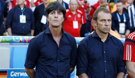 Weitere ideen zu joachim löw, dfb, fussball. Kocha wa Bayern Hansi Flick amkingia kifua kocha wa timu ...