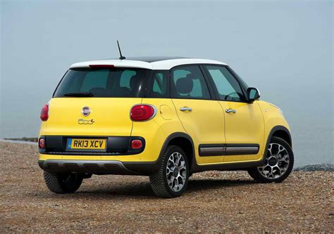 2014 Fiat 500l Trekking Review Pictures Price And Mpg