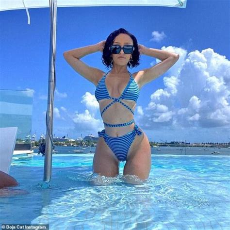 American Singer Doja Cat Stuns In Blue Bikini Showing Off Her Fabulous Curves Bazaar Daily News