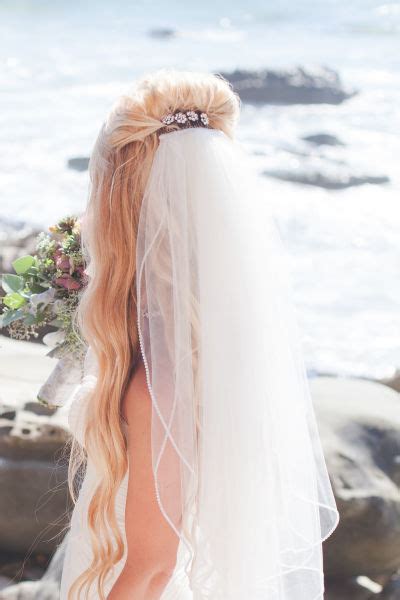 How To Wear A Veil With Every Wedding Hairstyle Weddingwire