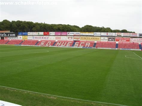 Camino del alto cocorón huesca. Estadio El Alcoraz - Stadion in Huesca
