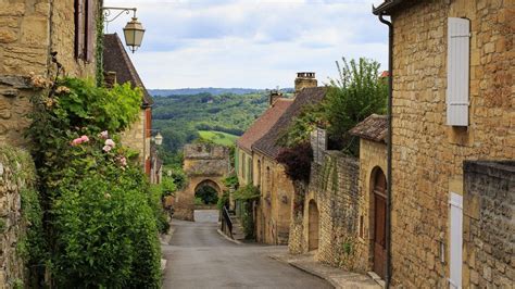 Les 20 Plus Beaux Villages De France Village Francais Beaux Villages