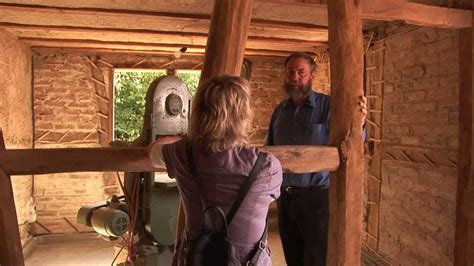 Fachwerk denkmal raumteiler haus bauen wohnzimmer ideen gestalten wohnen deko vorhänge. Ein altes Fachwerkhaus erwacht zu neuem Leben. - YouTube