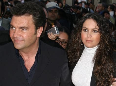 Lucero mijares demostró en el concierto online que ha crecido y aunque sigue teniendo ese rostro que llena de ternura a medio mundo, ya es una toda una jovencita. Felicita Lucero a su ex esposo Mijares - Diario Basta!