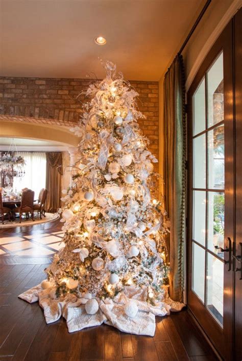 You might be left wondering where to put all of your belongings or how to make the space livable. The Best Luxury Christmas Tree Decoration - Love Happens Blog