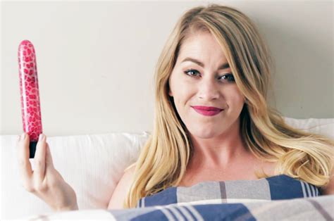 In this how to sun salutation sequence we will be doing half sun salutation a utilizing yoga. 14 Things Single People Dominate