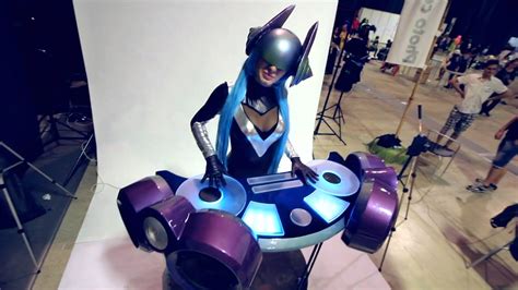 Dj Sona Cosplay From League Of Legends Aniventure 2015 Youtube