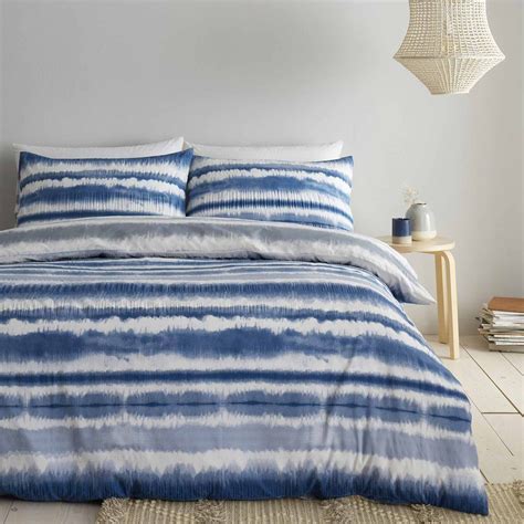 Catherine Lansfield Tie Dye Seersucker Reversible Duvet Cover Set Blue