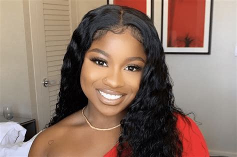Reginae Carter Shows Off Her Toned Legs While On Vacay Weave