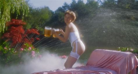 Nude Video Celebs Julie Bowen Sexy Happy Gilmore 1996