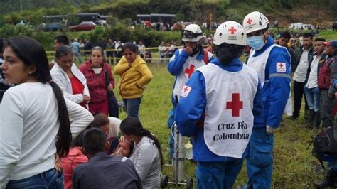 colombia landslide kills 13 as bus is swept into ravine bbc news