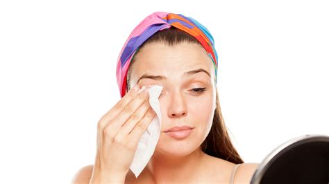 Why You Should Think Twice Before Using Makeup Wipes