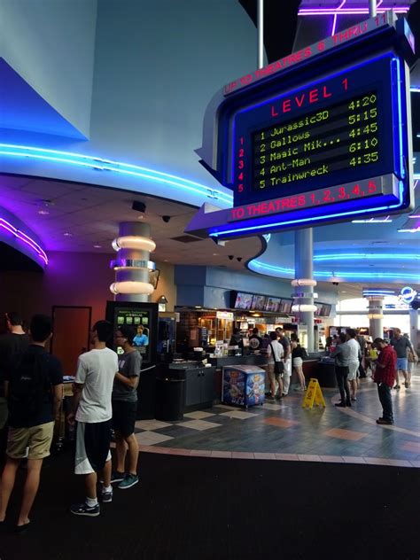 Elokuvateattereita: Regal Battery Park Stadium 11