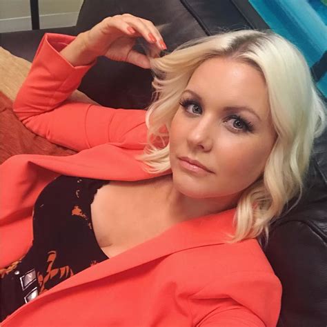 Busty Celebrity Apprentice Contestant Carrie Keagan Barnorama