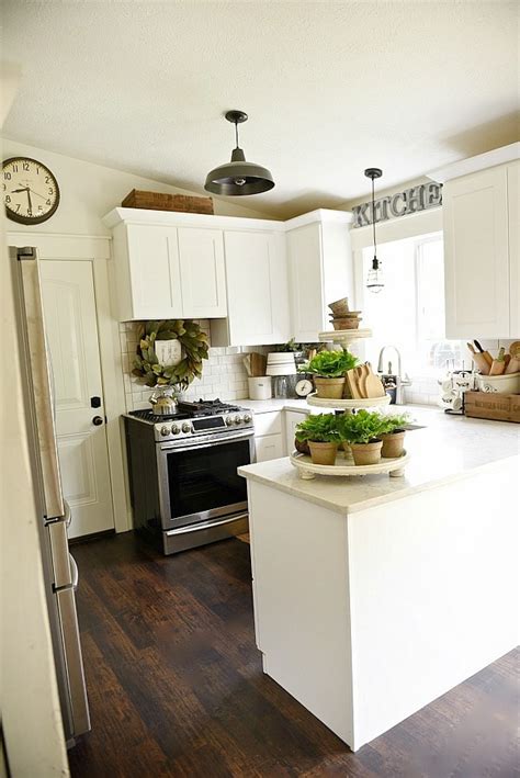French farmhouse kitchens use natural materials and open spaces to create a welcoming gathering place. Farmhouse Kitchen Makeover