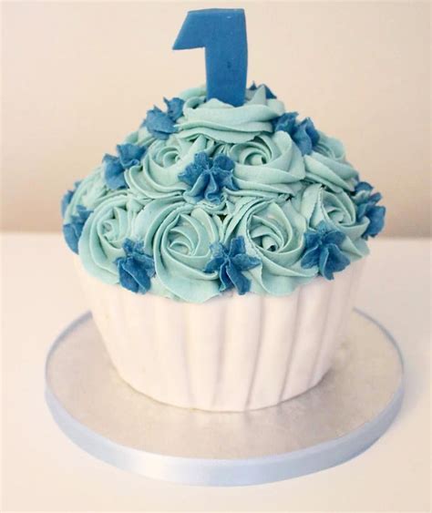 Ideas for the next birthday party you throw. A giant cupcake for a little boys 1st birthday smash ...