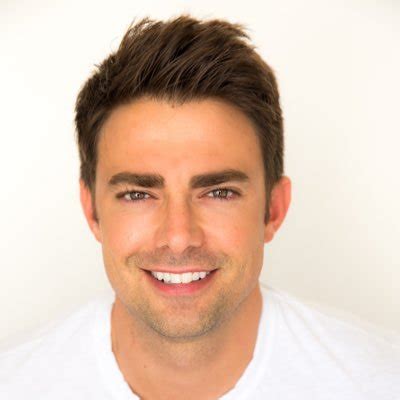 He was actually discovered by an agent while sitting on a train. Biografía de Jonathan Bennett - Datosdefamosos