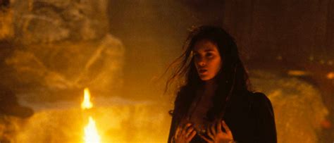 Дракула dracula жанр ужасы триллер драма режиссёр френсис форд коппола продюсер сьюзан ландау финч чарльз малвехилл роберт о`коннор автор сценария брэм. Bram Stoker's Dracula and Crimson Peak Make The Ideal ...