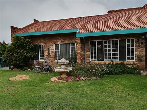 2 Bedroom Townhouse For Sale In Fochville Remax Of Southern Africa