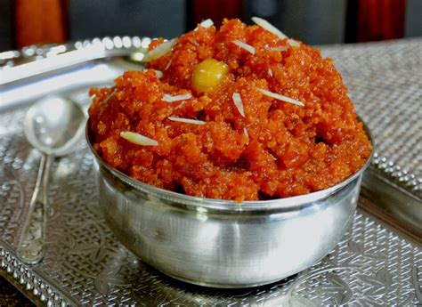 Generally at our place, we will the system of having lunch at. Su's Recipes: Gajar ka Halwa - Carrot Pudding