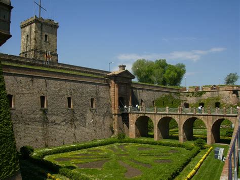 Discover Montjuïc Castle Barcelona Connect