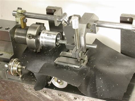 An Adjustable Threading Feed Attachment For A Lathe Without Metric