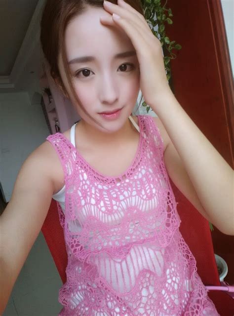 cute chinese girl selfie