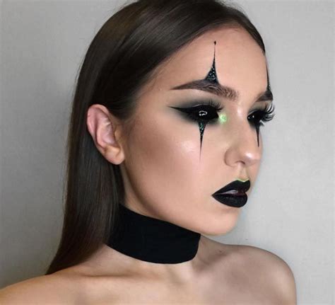 Terrifyingly Creative Halloween Makeup Ideas To Try Fashionisers Creepy Halloween Makeup