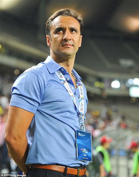 Vítor manuel de oliveira lopes pereira is a portuguese retired footballer who played as a midfielder, and is the manager of chinese club. Shanghai SIPG coach Vitor Pereira in contention to take ...