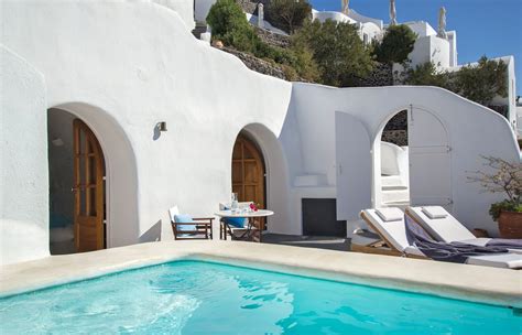 Perivolas Hotel Oia Santorini • Luxury Hotel Review By Travelplusstyle