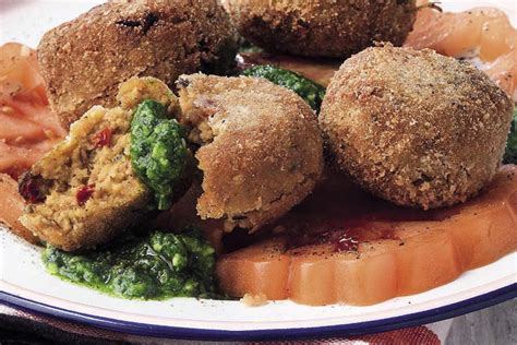 *** ricette correlate *** seleziona e visualizza la tua raccolta preferita ! Ricetta Polpette di seitan e pesto alla rucola - La Cucina ...