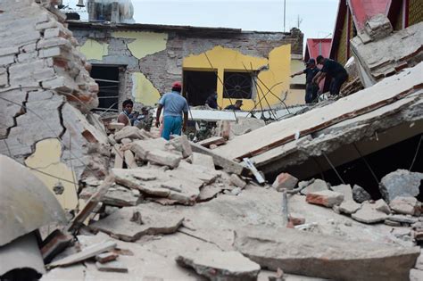 Movimiento involuntario y repetido del cuerpo o de una parte de él: Zwaarste aardbeving in 100 jaar treft Mexico: minstens 65 ...