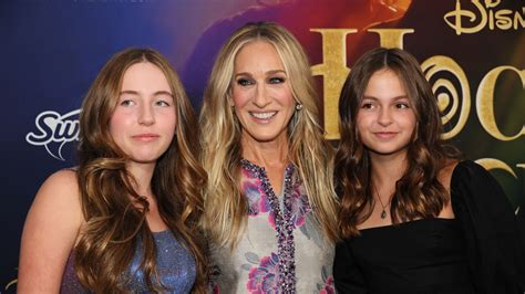 sarah jessica parker s twin daughters different lifestyles revealed as they face big step in
