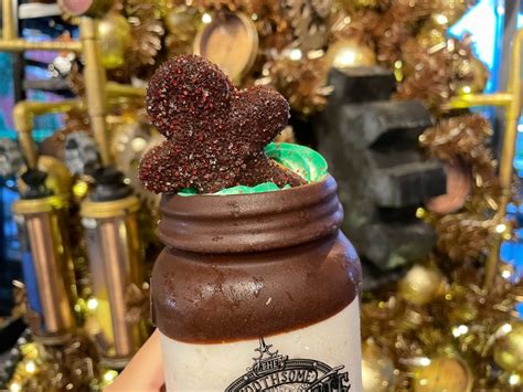 Review New Gingerbread Milkshake At The Toothsome Chocolate Emporium