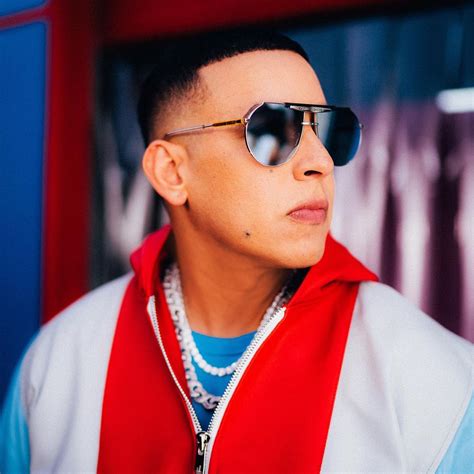 Listen to albums and songs from daddy yankee. Daddy Yankee sobre su infancia: "La sonrisa y la personalidad vienen de cuna"
