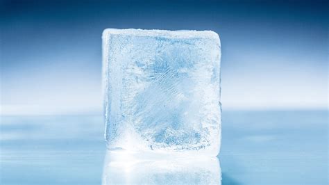 Mathematicians Finally Prove That Melting Ice Stays Smooth General