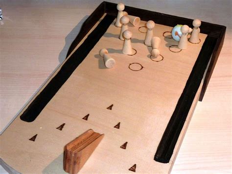 Holzspielzeug selber bauen, ist mit den passenden plänen nicht schwer. Tischbowlingbahn Anleitung zum selber bauen | Heimwerker ...