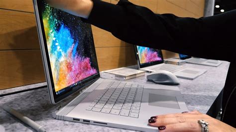 Microsoft surface book 2 is the new model of 2 in 1 of which today we present its review, a product that as we will see, stands out for its excellent design and surprising features even by his compact size. Microsoft Surface Book 2 Hands On | A Creative's Dream - YouTube