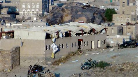 Clashes Follow Suicide Bomb Attacks In Yemen Dozens Killed Cnn