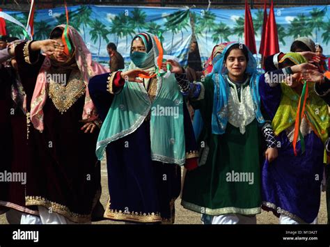 Kashmiri Dance Hi Res Stock Photography And Images Alamy