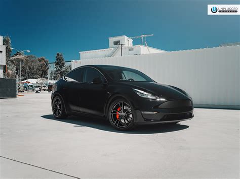 Midnight Black Tesla Model Y Up 02 Wheels Unplugged Performance