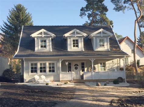 Wir Leben In Einem Schwedenhaus New England Stil Mit Porch