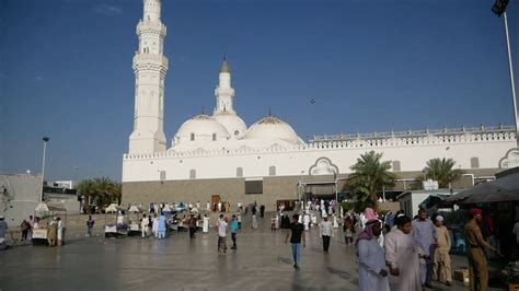 Masjid Quba Masjid Pertama Yang Dibangun Rasulullah Youtube