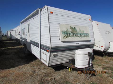 1999 Used Fleetwood Wilderness 24j Travel Trailer In Illinois Il
