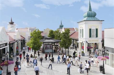 Following the austrian government's latest announcement, we would like to advise you that retail stores at mcarthurglen designer outlet parndorf are closing on wednesday 31st march 2021 at 7pm until. Designer Outlet Parndorf - 2021 All You Need to Know Before You Go (with Photos) - Parndorf ...