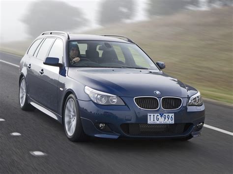 While the 2004 bmw 5 series is considered a complete redesign, the changes to its basic character seem more like subtle refinement. BMW 5 Series Touring (E61) specs & photos - 2004, 2005 ...